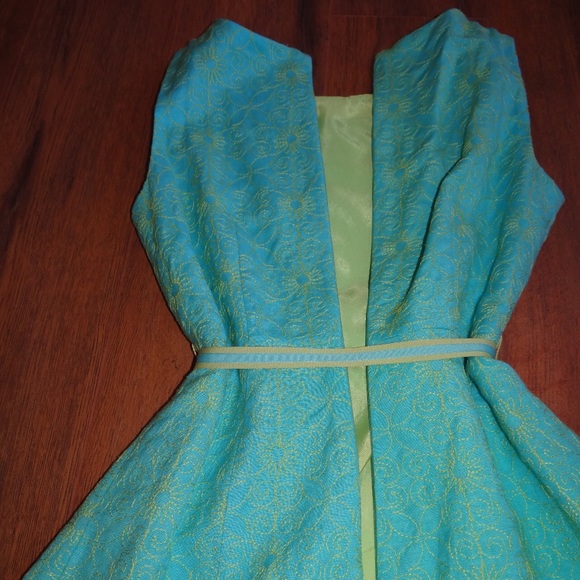 Light blue and lime green flowered spring dress - Picture 7 of 8